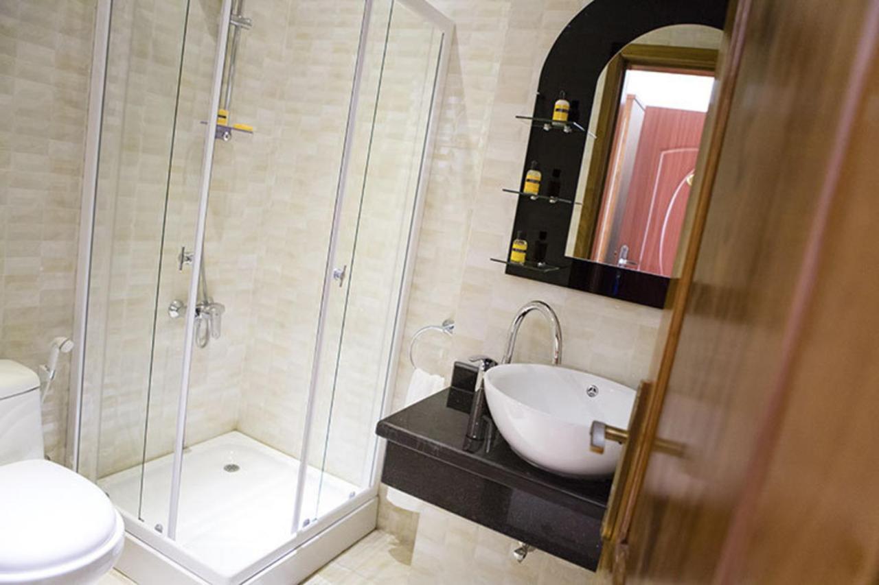 Hotel Bella Riva Kinshasa Bagian luar foto